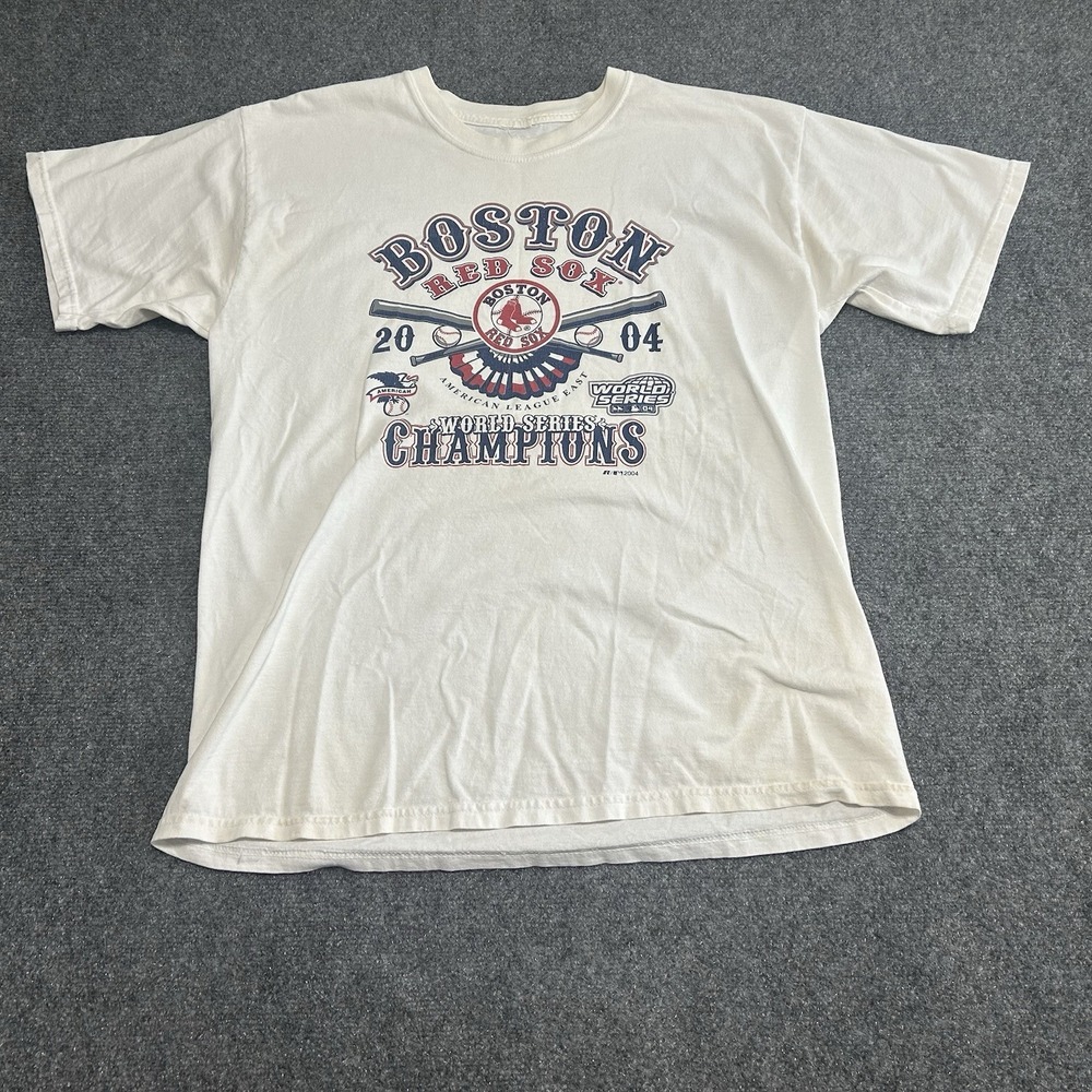 2004 Boston Red Sox World Series Champions T-Shirt Adult‎ Sz Large Distressed